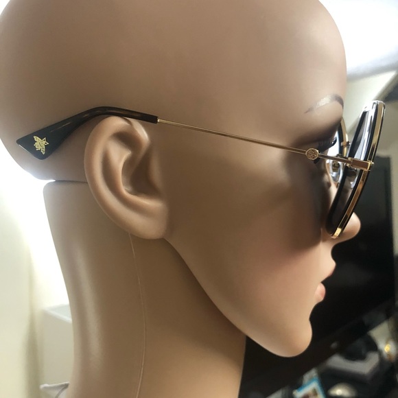 Authentic Gucci Oversized Geometric Sunglasses - Picture 2 of 2